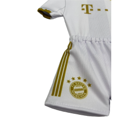 FC Bayern München Autotrikot 2022/23 Weiß Mini Kit  Away Auto Trikot mit Saugnapf FCB
